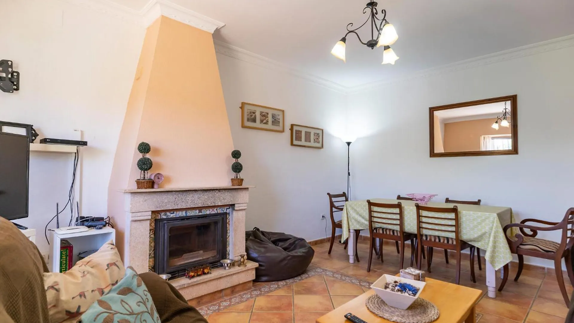 Holiday home 3 Bedroom Cozy Home In Chiclana De La Fronter Chiclana de la Frontera