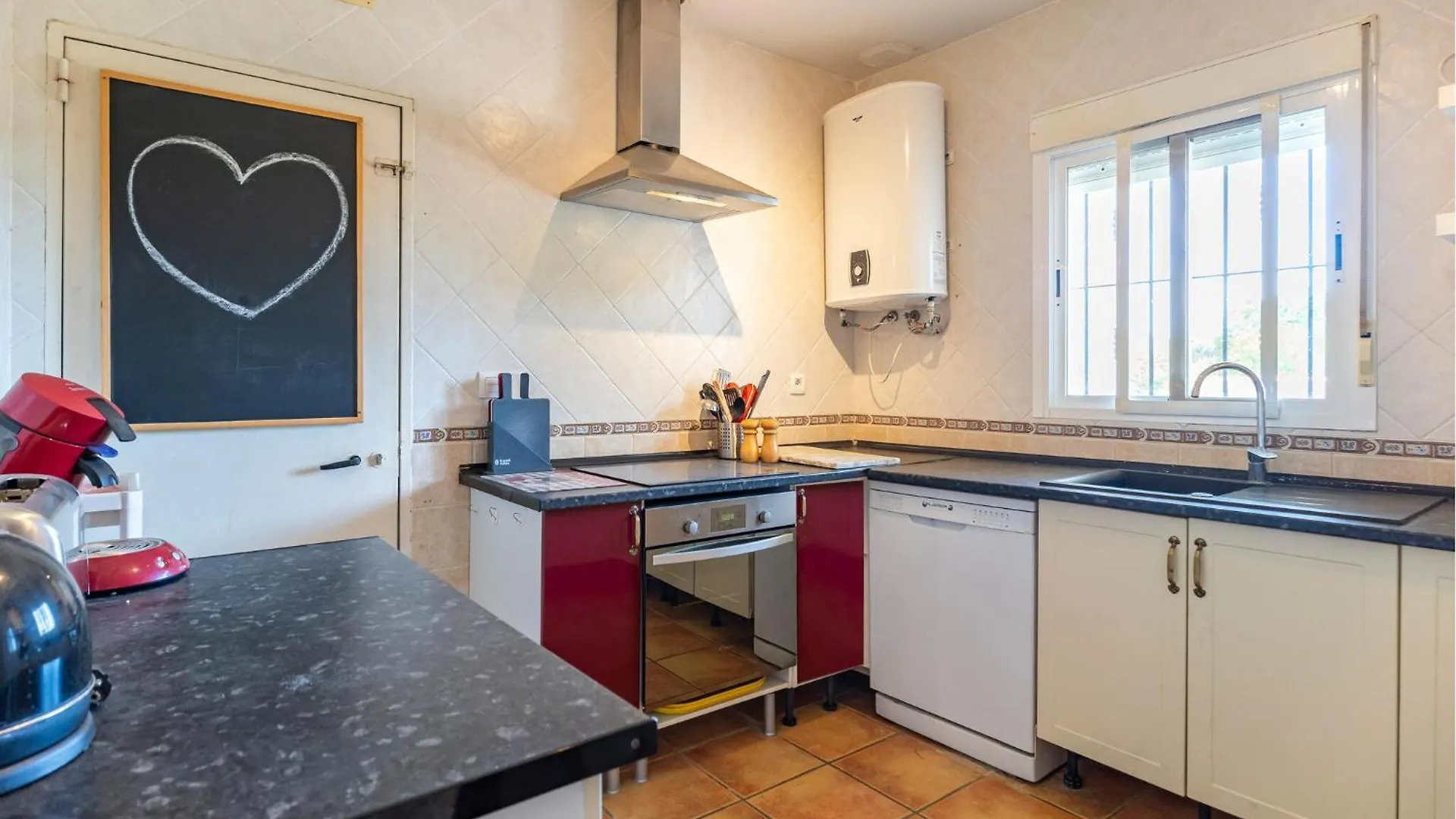 Holiday home 3 Bedroom Cozy Home In Chiclana De La Fronter Chiclana de la Frontera