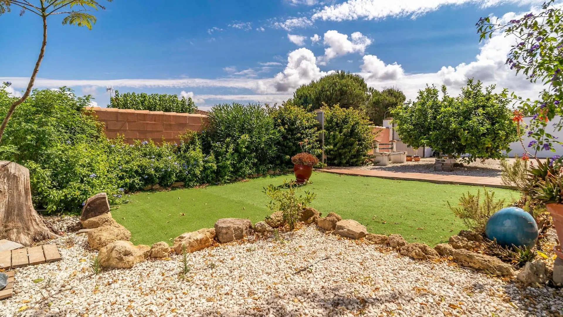 Holiday home 3 Bedroom Cozy Home In Chiclana De La Fronter Chiclana de la Frontera